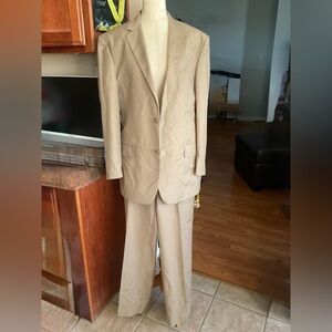 Salvatore exte Men’s Tan/Taupe Suit size 42R/36R, Preowned